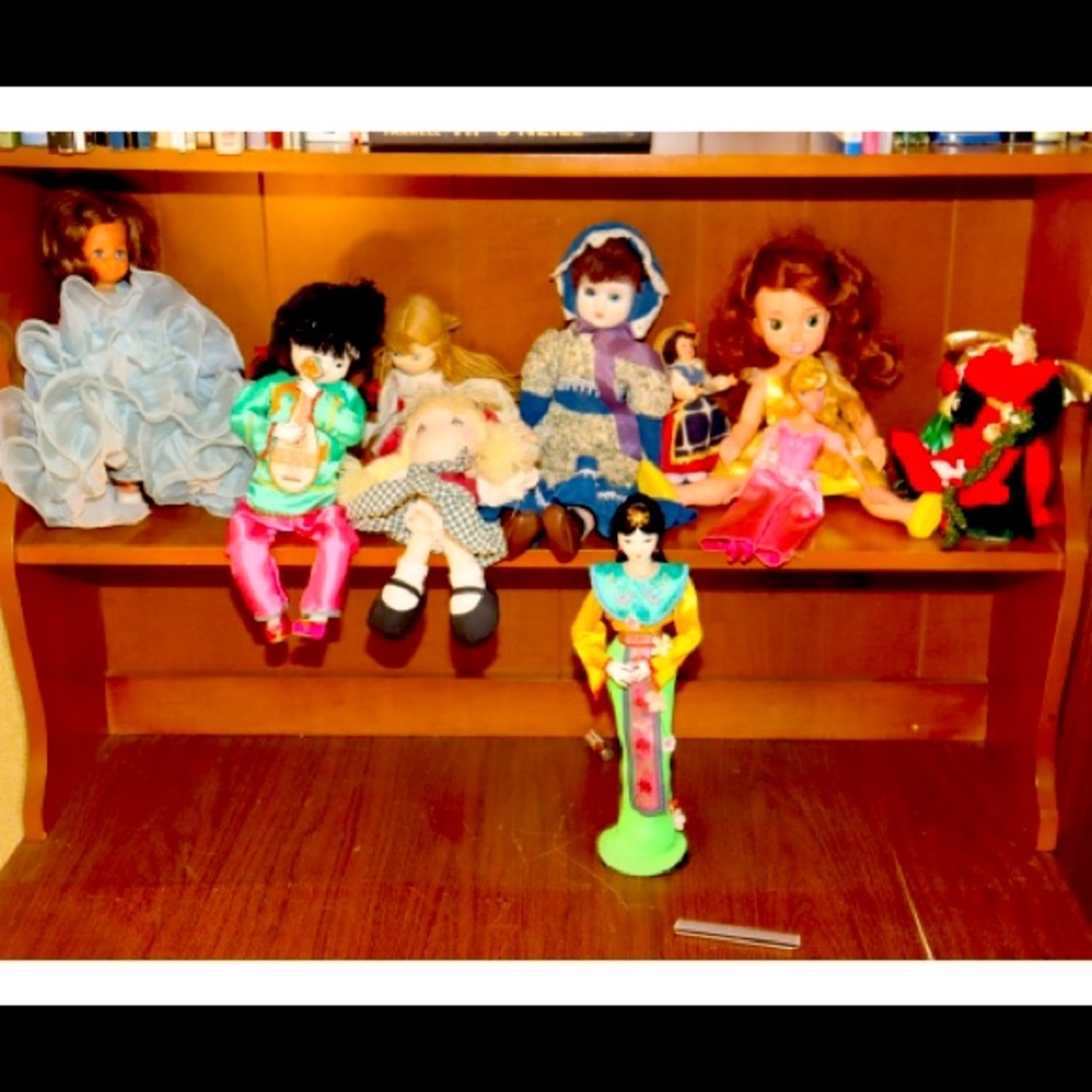 10 vintage dolls Disney Oriental and more